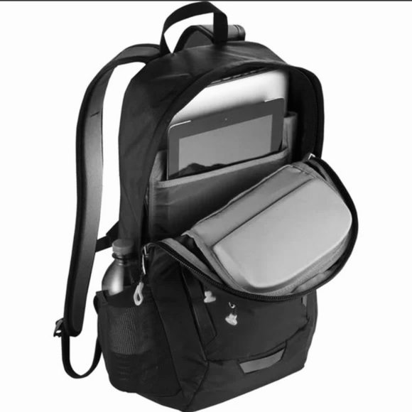 THULE "EnRoute Strut" Backpack EUC